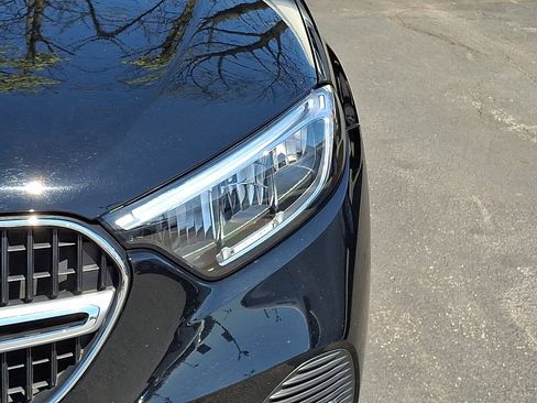 Used 2024 Mercedes-Benz GLC 300 4MATIC image 10