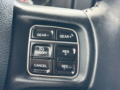 Used 2019 RAM 1500 Classic SLT w/ Luxury Group AWD/4WD image 25