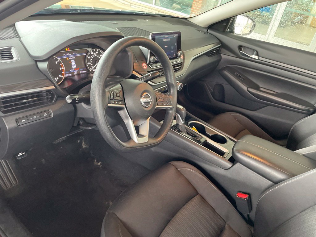 Used 2024 Nissan Altima 2.5 SV FWD image 19