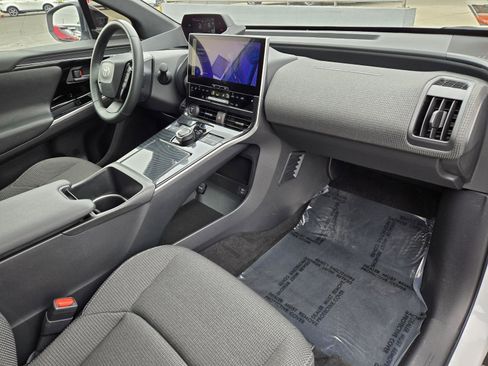 Used 2024 Toyota bZ4X FWD image 29