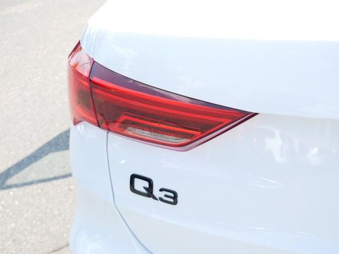 Used 2023 Audi Q3 2.0T Premium Plus w/ Premium Plus Package AWD/4WD image 17