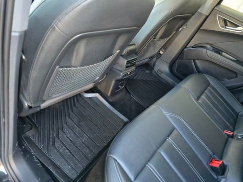 Used 2024 Audi Q4 e-tron Premium Plus image 34