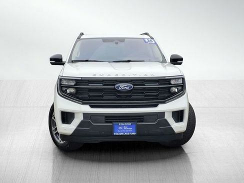 Certified 2025 Ford Expedition Active image 2
