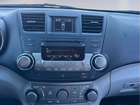 Used 2012 Toyota Highlander FWD w/ Tech Pkg image 10