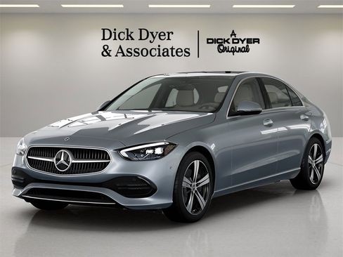 Used 2025 Mercedes-Benz C 300 Sedan image 29