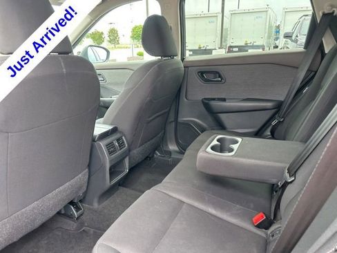 Used 2023 Nissan Rogue S AWD/4WD image 27