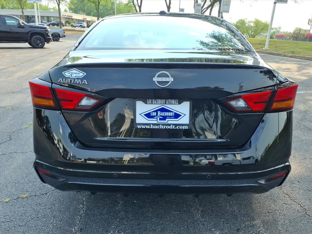 Used 2025 Nissan Altima 2.5 SV FWD image 6