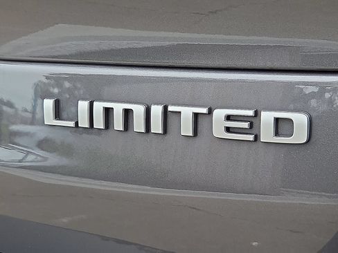 Used 2025 Jeep Grand Cherokee L Limited w/ Trailer Tow Package AWD/4WD image 9
