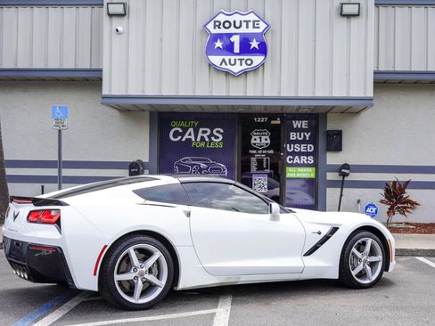 Used 2015 Chevrolet Corvette Stingray Coupe RWD image 3