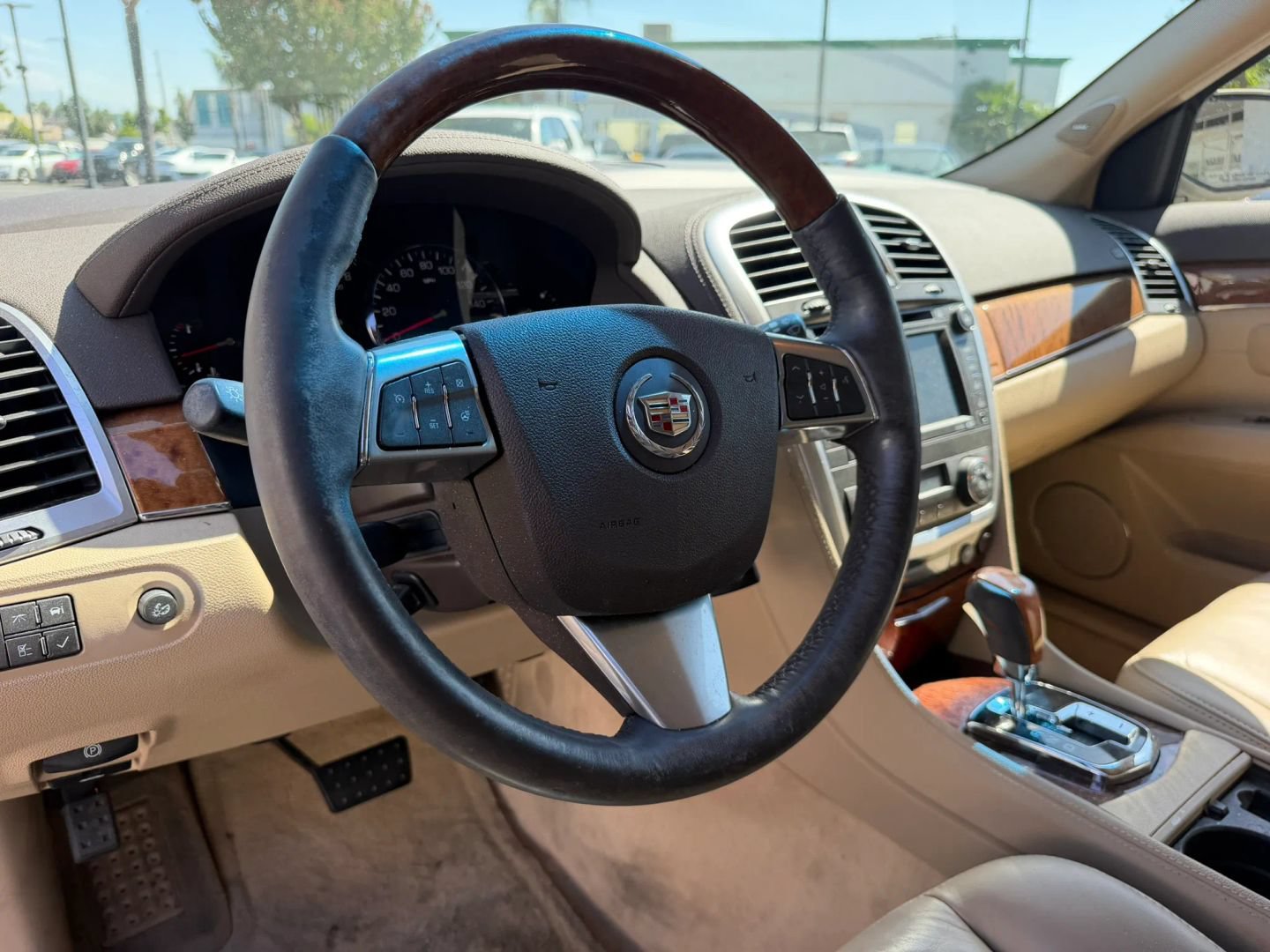 Used 2008 Cadillac SRX 2WD V8 w/ Utility Package image 11