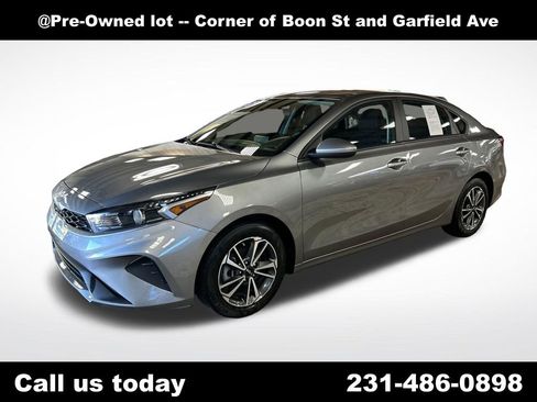 Used 2023 Kia Forte LXS FWD image 1