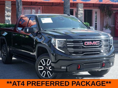 Used 2022 GMC Sierra 1500 AT4 w/ AT4 Preferred Package AWD/4WD image 2