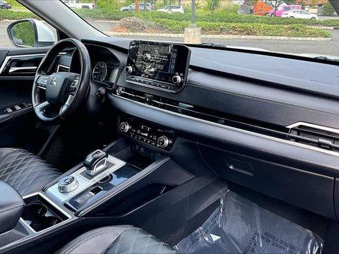 Used 2022 Mitsubishi Outlander SEL AWD/4WD image 12