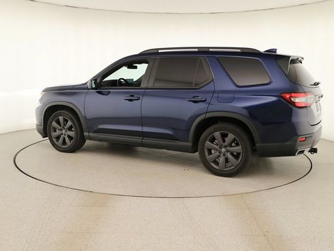 Used 2023 Honda Pilot Sport image 3