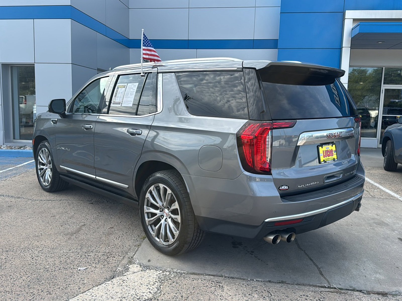 Used 2021 GMC Yukon Denali w/ Denali Ultimate Package AWD/4WD image 7