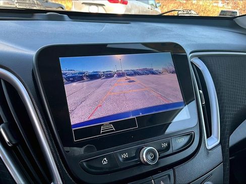 Used 2024 Chevrolet Malibu LT image 14