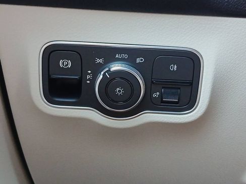 Used 2025 Mercedes-Benz EQB 250+ image 12