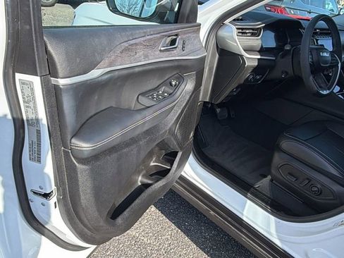 Used 2023 Jeep Grand Cherokee L Limited w/ Luxury Tech Group II image 11