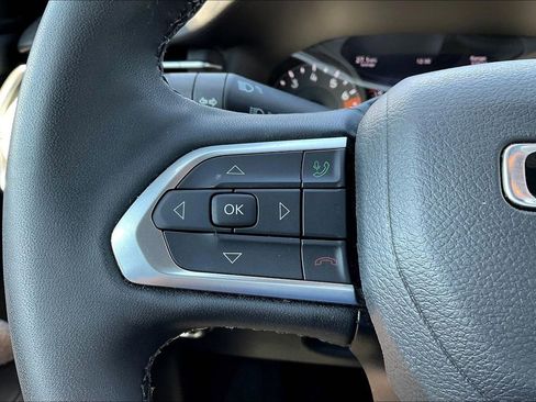 Used 2025 Jeep Compass Latitude image 19