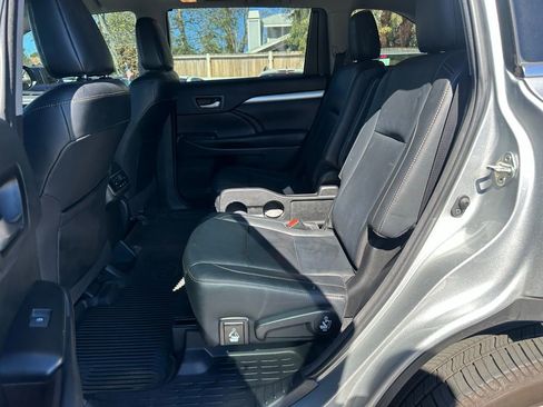 Certified 2018 Toyota Highlander XLE image 10