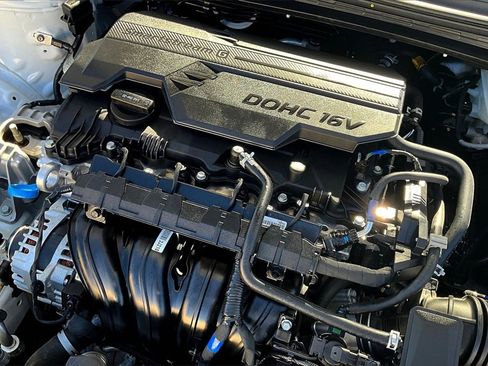 Certified 2025 Hyundai Elantra Sport image 34