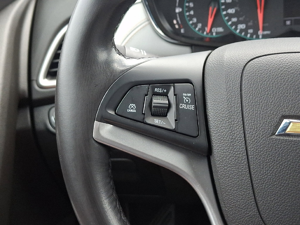 Used 2019 Chevrolet Trax LT w/ LT Convenience Package AWD/4WD image 25