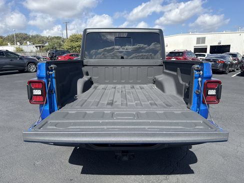 Used 2024 Jeep Gladiator Mojave w/ Steel Bumper Group AWD/4WD image 20