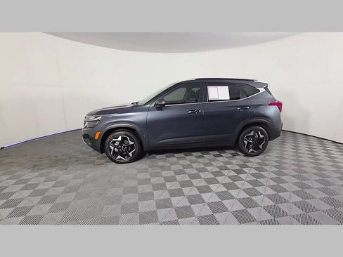Used 2024 Kia Seltos EX FWD image 46