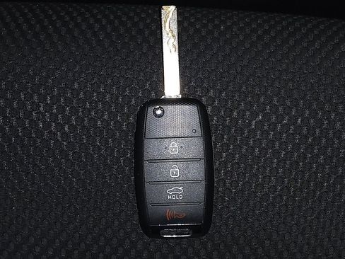 Used 2020 Kia Optima LX image 32