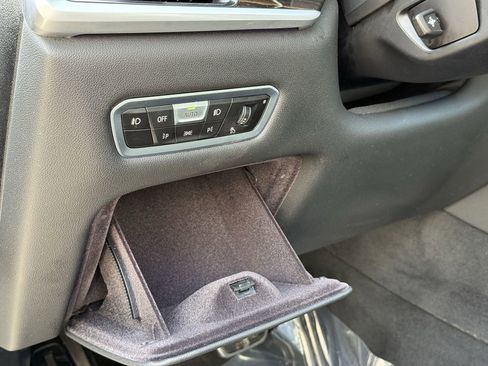 Used 2021 BMW X7 M50i w/ Cold Weather Package image 17