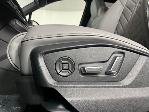 New 2026 Audi SQ7 Prestige image 13