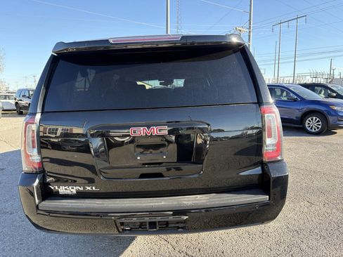 Used 2019 GMC Yukon XL SLT w/ Open Road Package image 10