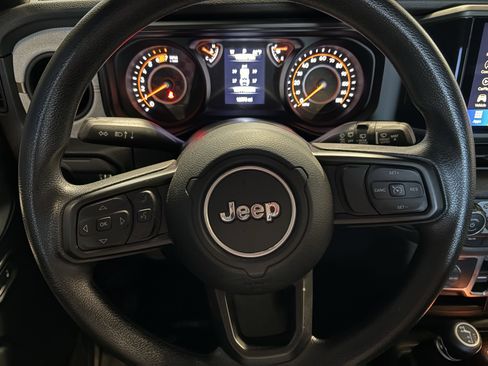 Used 2025 Jeep Wrangler Sport image 21