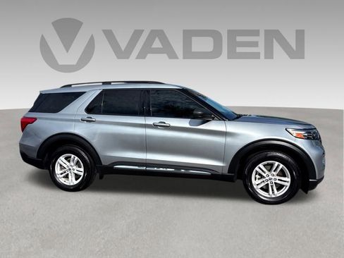 Used 2022 Ford Explorer XLT w/ Equipment Group 202A RWD image 28