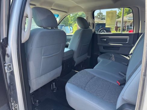 Used 2017 RAM 1500 Classic SLT AWD/4WD image 13
