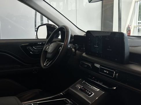 Certified 2025 Lincoln Aviator AWD w/ Jet Appearance Package image 31