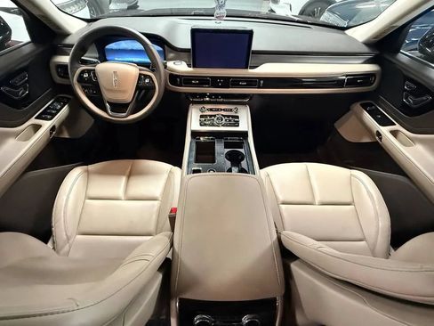 Used 2024 Lincoln Aviator AWD w/ Premium Package image 7