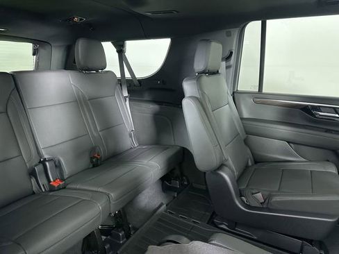 New 2026 Chevrolet Suburban Z71 w/ Comfort Package AWD/4WD image 28