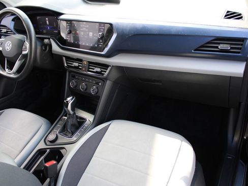 Certified 2022 Volkswagen Taos SE image 27