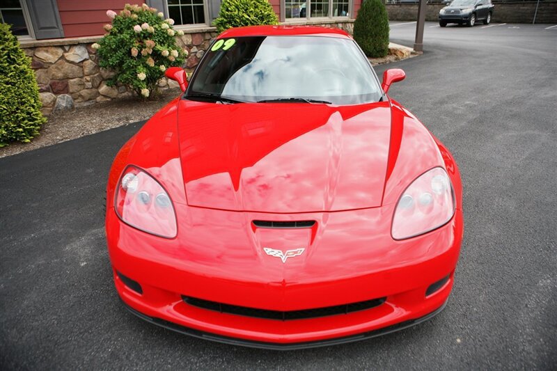 Used 2009 Chevrolet Corvette Z06 w/ Preferred Equipment Group RWD image 3