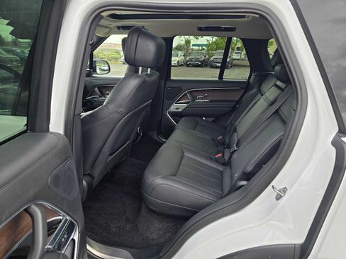 Used 2023 Land Rover Range Rover SE AWD/4WD image 18