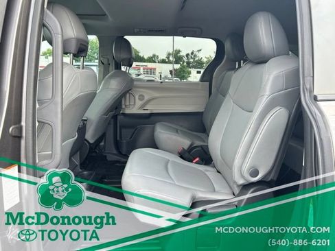 Used 2023 Toyota Sienna XLE FWD image 13