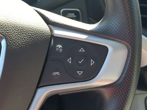 Used 2023 GMC Acadia SLE w/ Driver Convenience Package FWD image 22