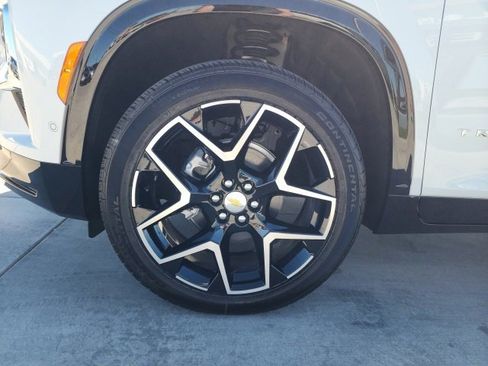 New 2026 Chevrolet Traverse High Country w/ LPO, Floor Liner Package image 18