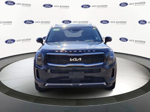 Used 2022 Kia Telluride EX w/ EX Premium Package FWD image 8