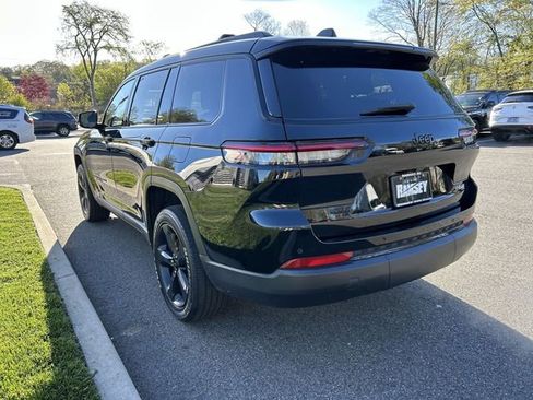 Used 2023 Jeep Grand Cherokee L Altitude AWD/4WD image 6