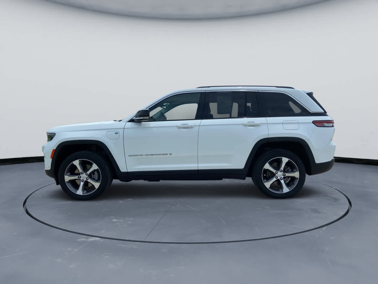 Used 2022 Jeep Grand Cherokee Limited 4xe w/ Luxury Tech Group II AWD/4WD image 3