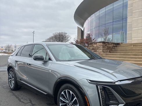 Certified 2024 Cadillac Lyriq Sport image 2