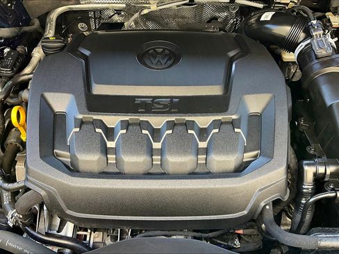 Certified 2022 Volkswagen Tiguan SE w/ Panoramic Sunroof Package image 32