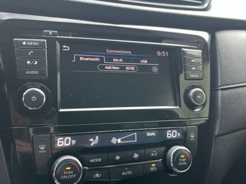 Used 2019 Nissan Rogue SV AWD/4WD image 47